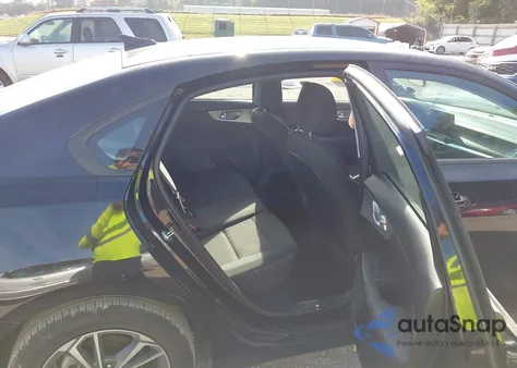 2023 Kia Forte Lx/Lxs z USA, uszkodzony, nr VIN 3KPF24AD4PE689720